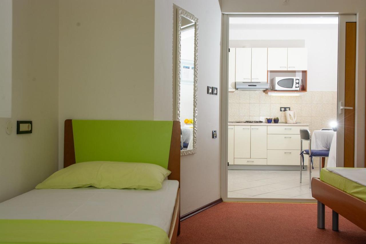 Apartments Marija - By The Sea โรกอซนิซา ภายนอก รูปภาพ