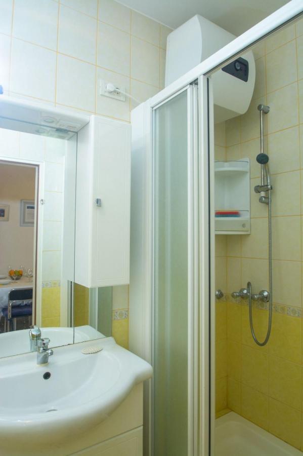 Apartments Marija - By The Sea โรกอซนิซา ภายนอก รูปภาพ