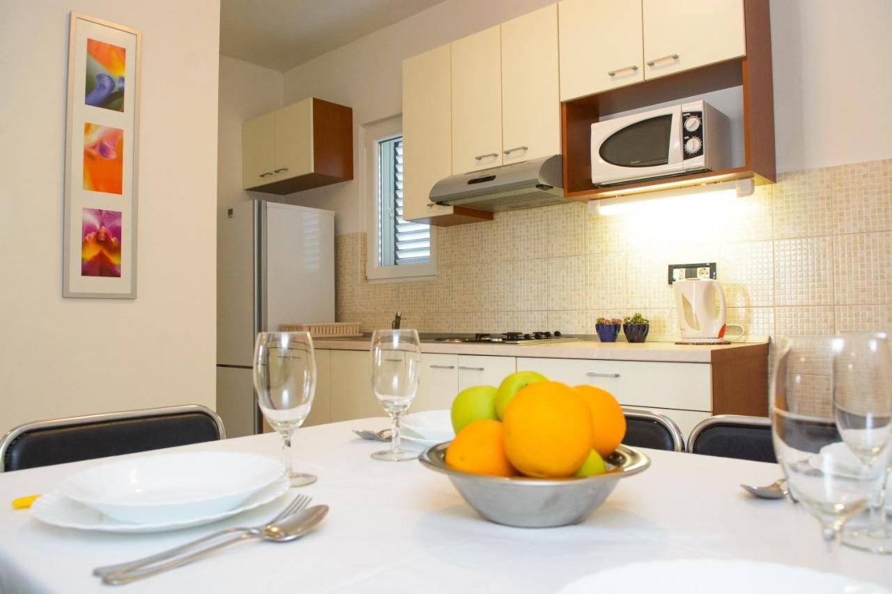 Apartments Marija - By The Sea โรกอซนิซา ภายนอก รูปภาพ