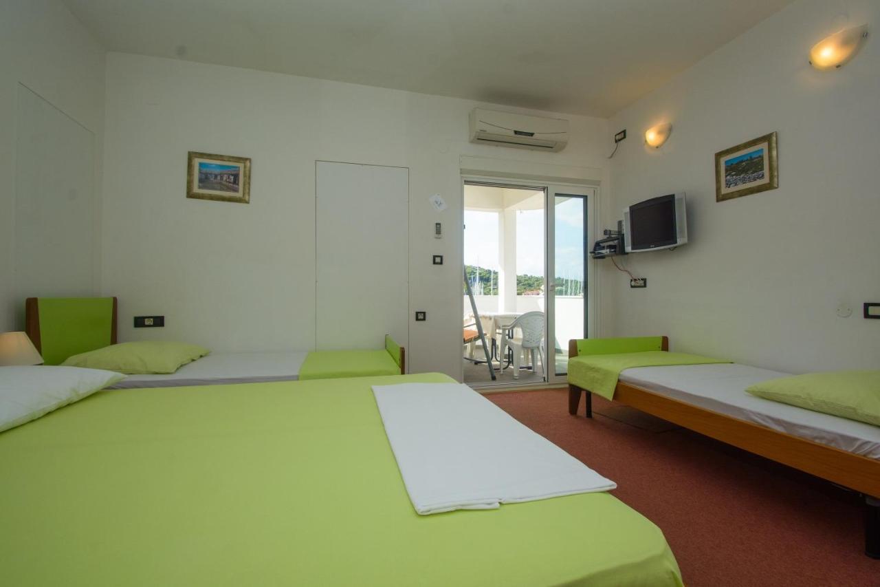Apartments Marija - By The Sea โรกอซนิซา ภายนอก รูปภาพ